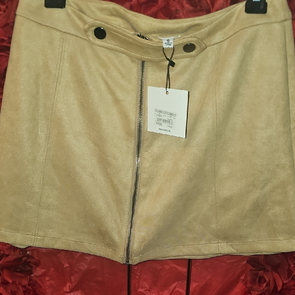 Jack By BB Dakota NWT Tan Soft Mini Skirt with Zipper Front Size 6